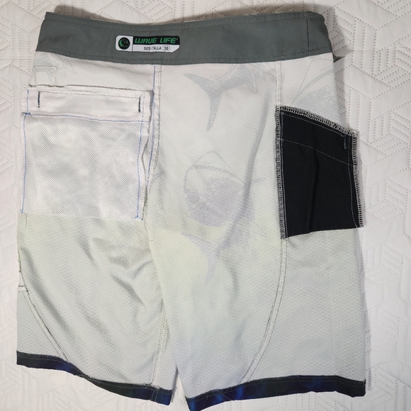 WAVE LIFE MENS BOARD SHORTS MENS 30 Shark Print Tie And Nylon Closure - Picture 15 of 16